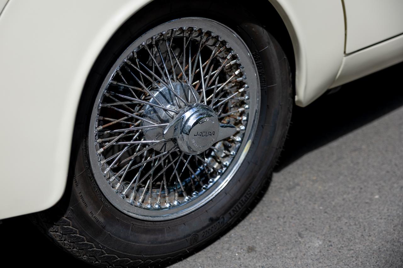 1967 Jaguar Mk. II 2.4 MOD