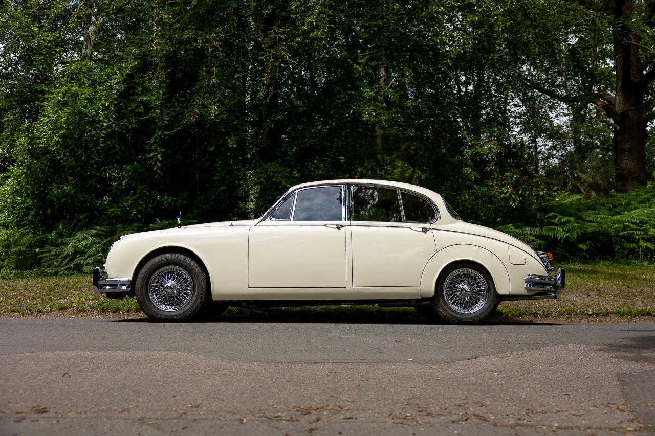 1967 Jaguar Mk. II 2.4 MOD