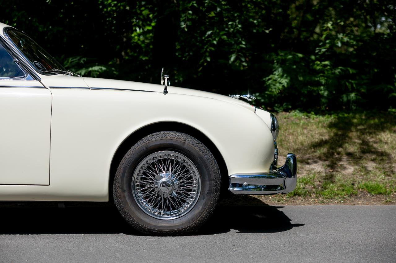 1967 Jaguar Mk. II 2.4 MOD