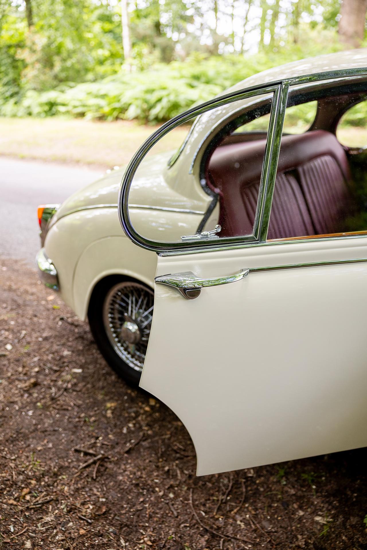 1967 Jaguar Mk. II 2.4 MOD