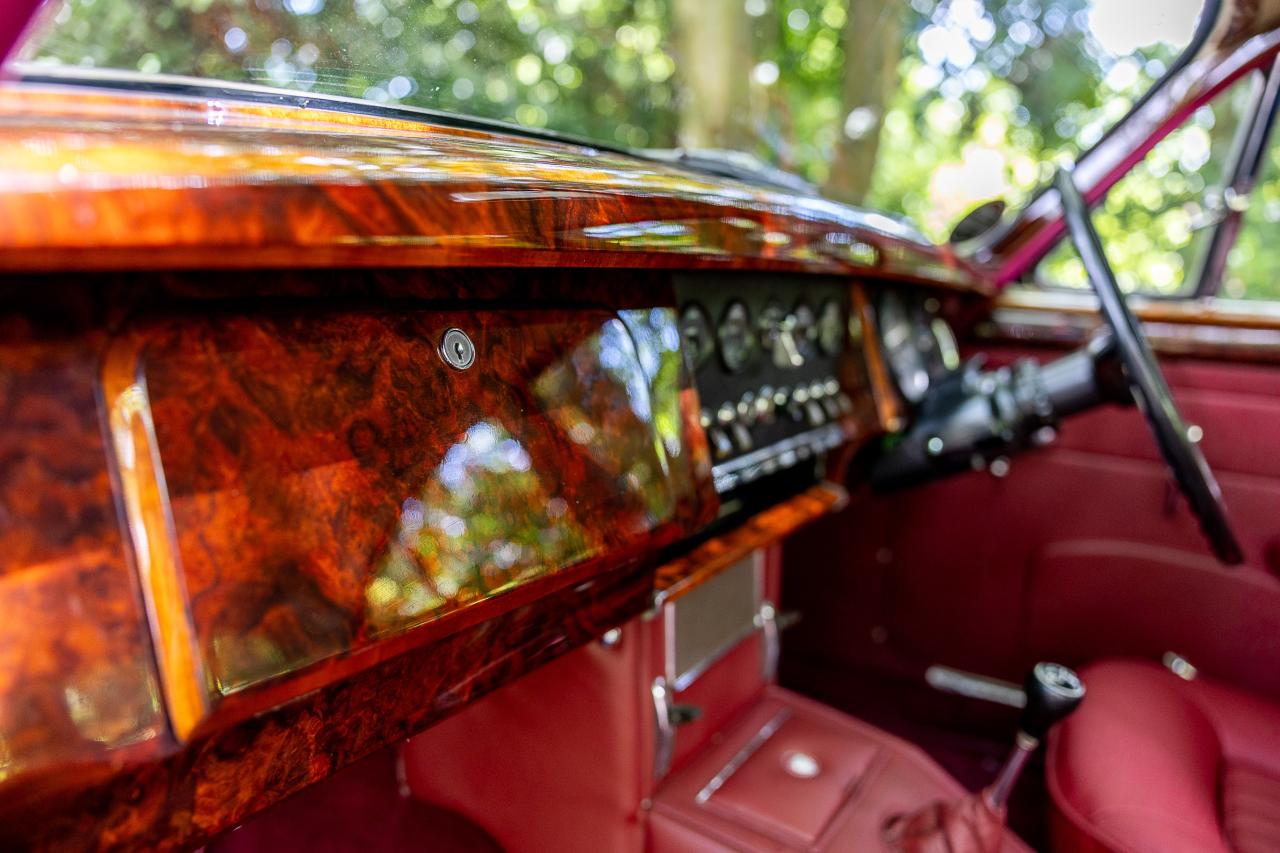 1967 Jaguar Mk. II 2.4 MOD