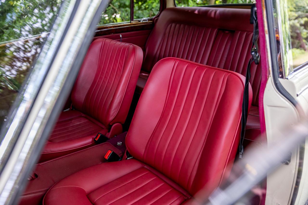 1967 Jaguar Mk. II 2.4 MOD