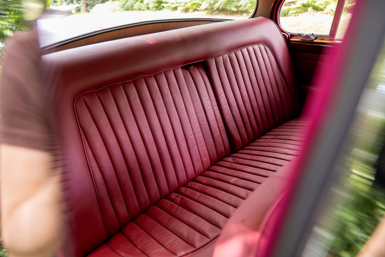 1967 Jaguar Mk. II 2.4 MOD