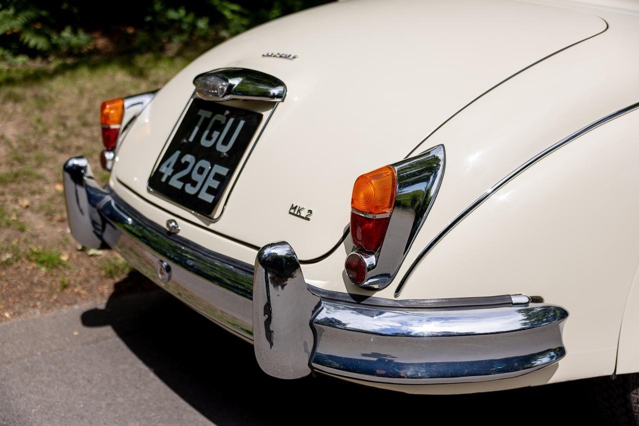 1967 Jaguar Mk. II 2.4 MOD