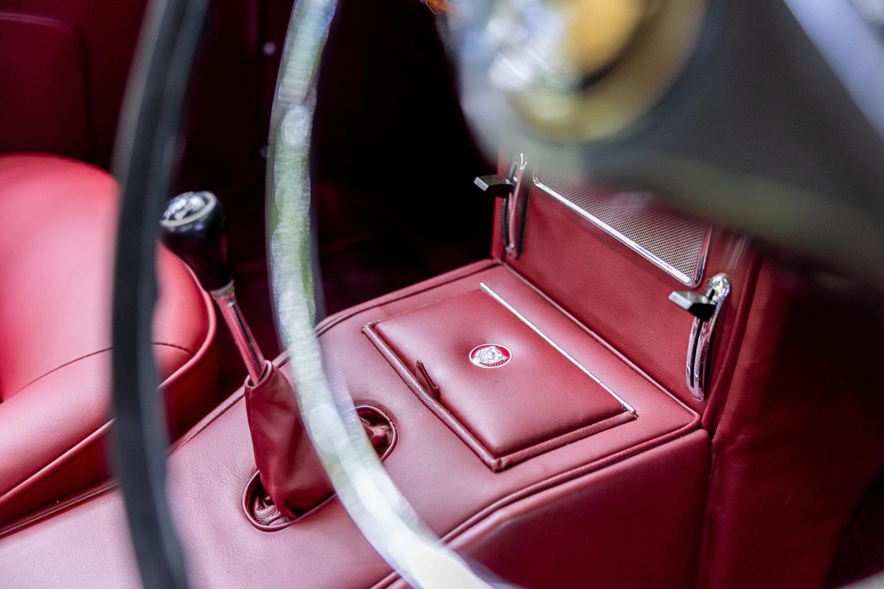 1967 Jaguar Mk. II 2.4 MOD