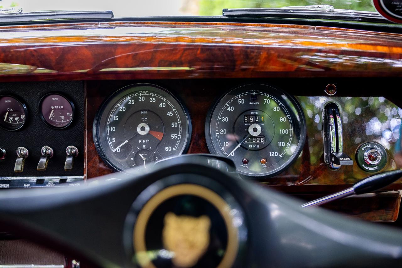 1967 Jaguar Mk. II 2.4 MOD