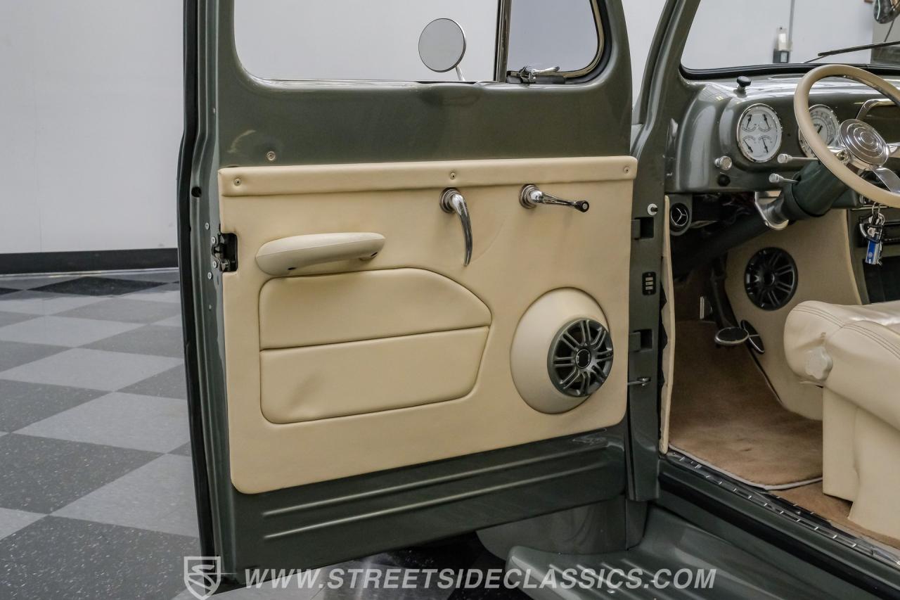 1951 Ford F-1 Restomod