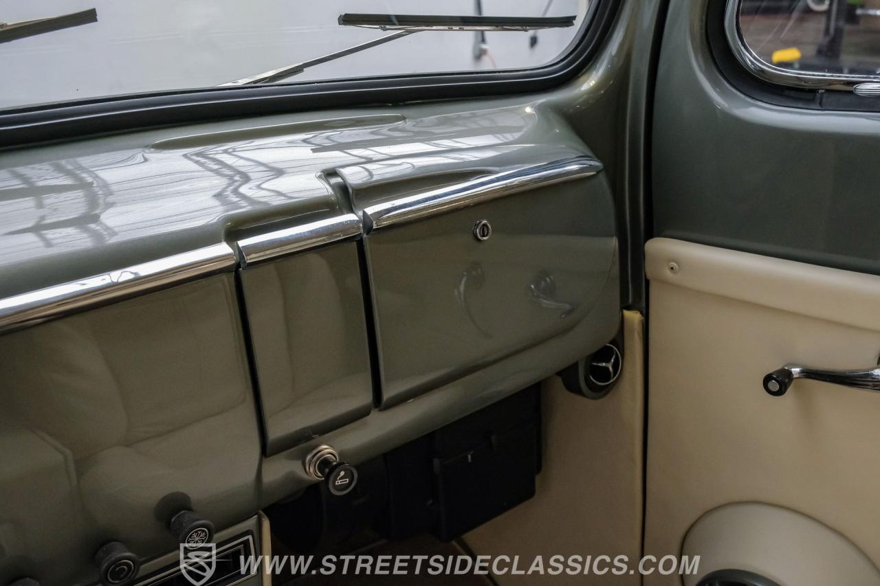 1951 Ford F-1 Restomod