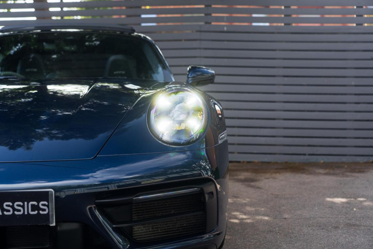 2021 Porsche 911 (992) GTS
