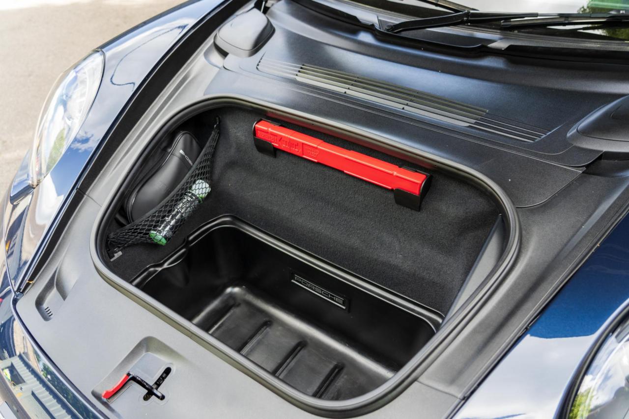 2021 Porsche 911 (992) GTS