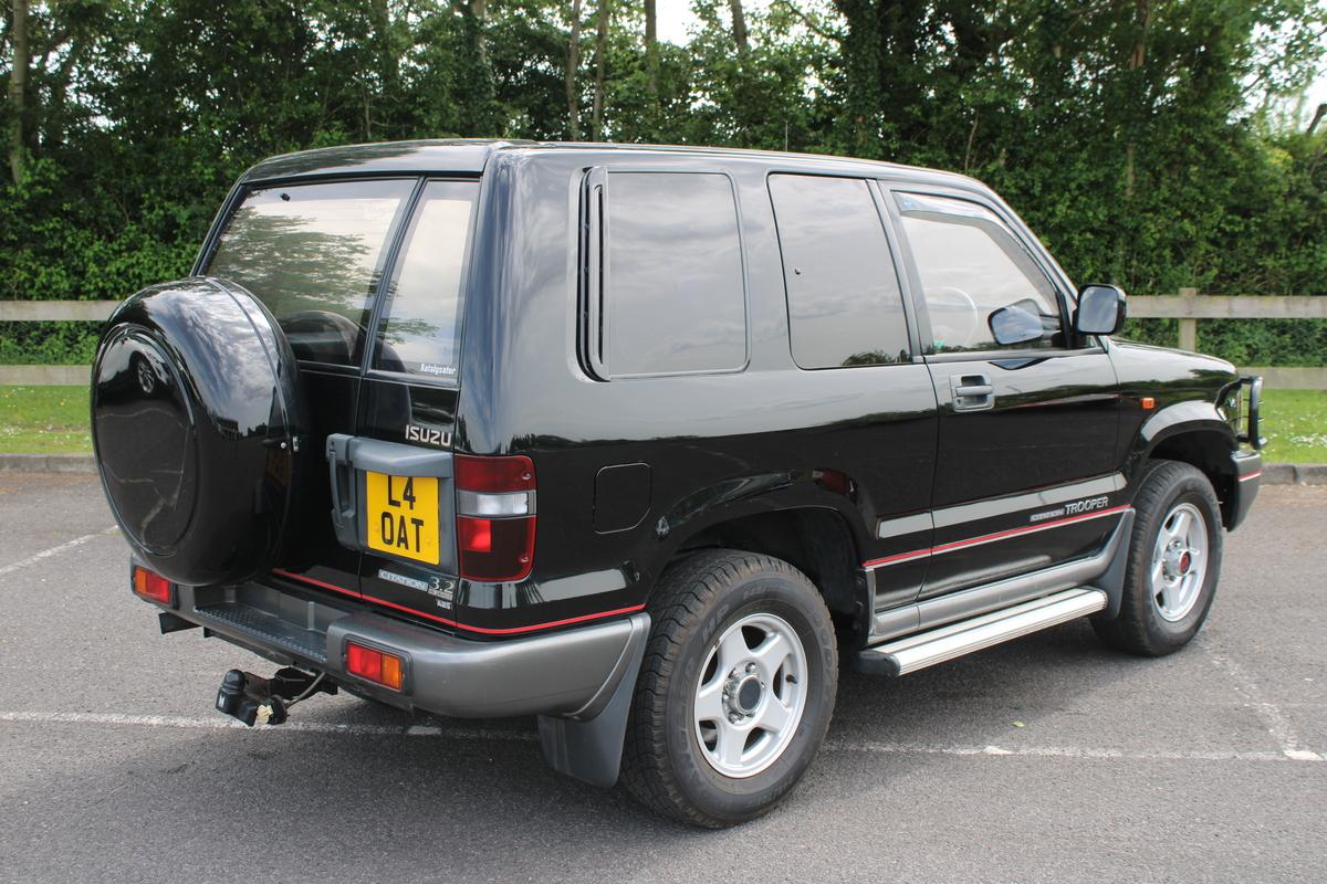 1994 Isuzu TROOPER CITATION SWB