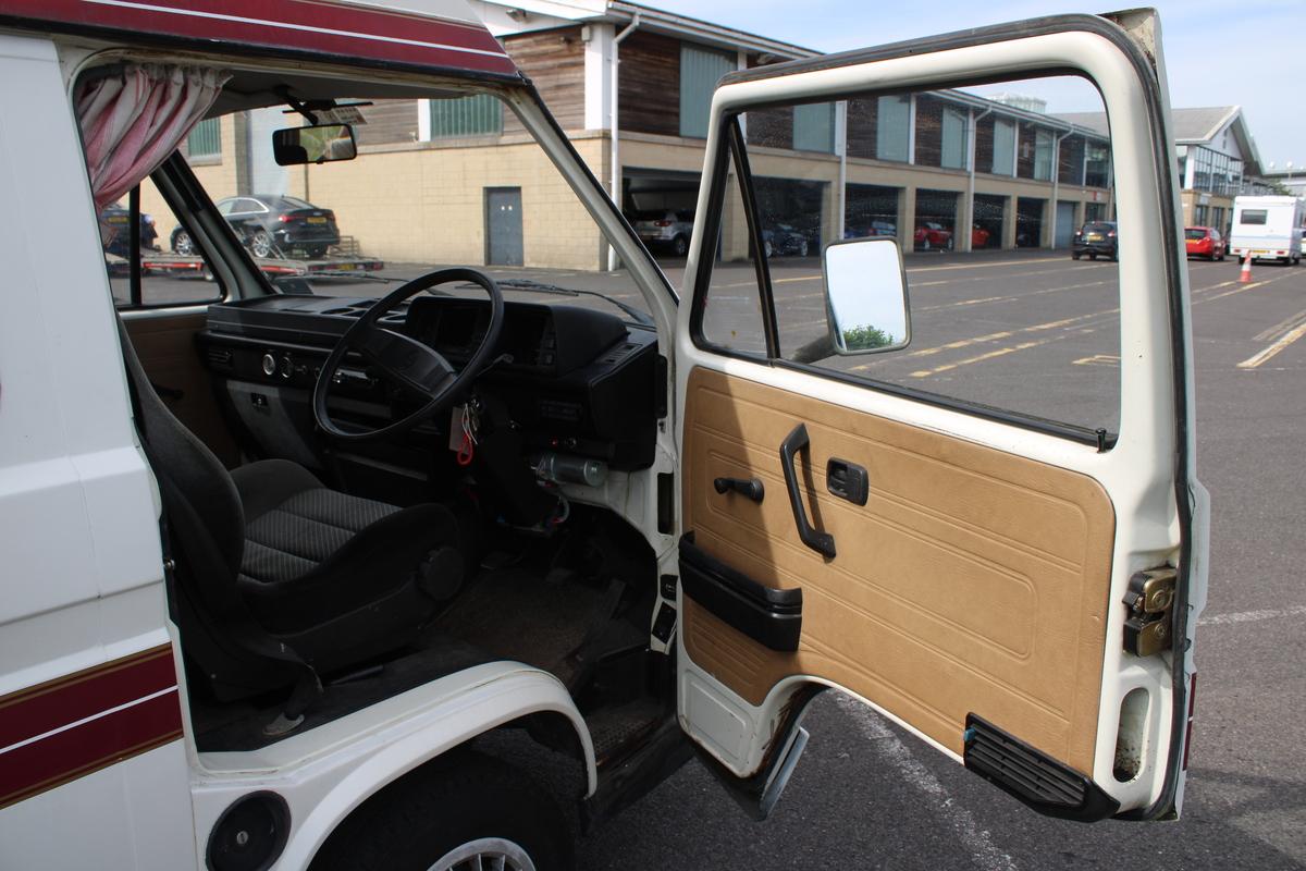 1990 Volkswagen T25 AUTO SLEEPER TRIDENT