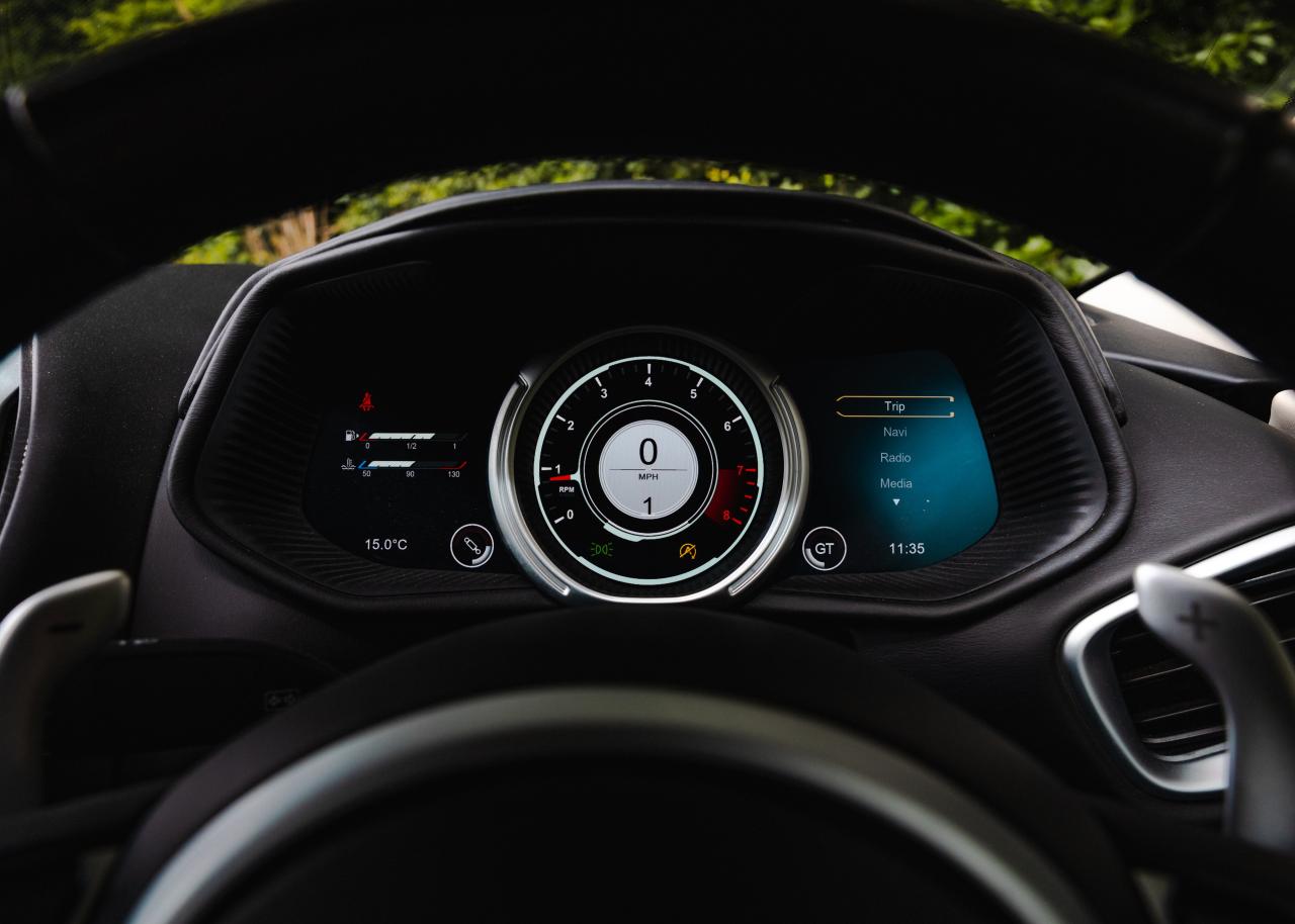 2018 Aston Martin DB11 Volante (4.0 litre)