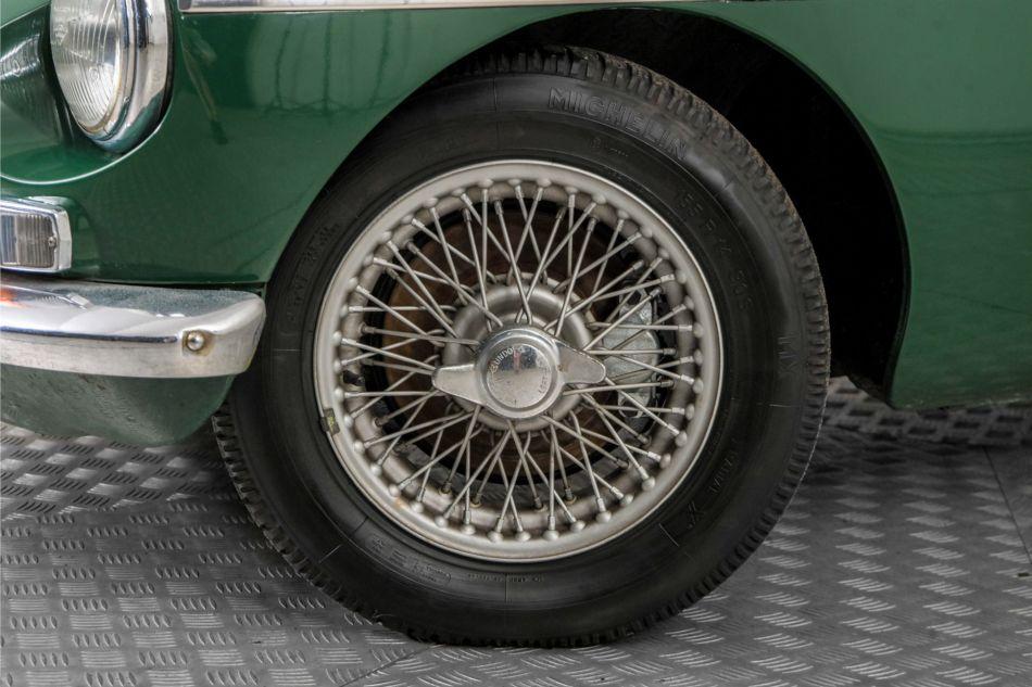 1965 MG B MGB 1.8 met overdrive , spaakwielen