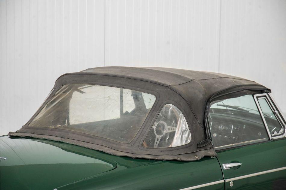 1965 MG B MGB 1.8 met overdrive , spaakwielen