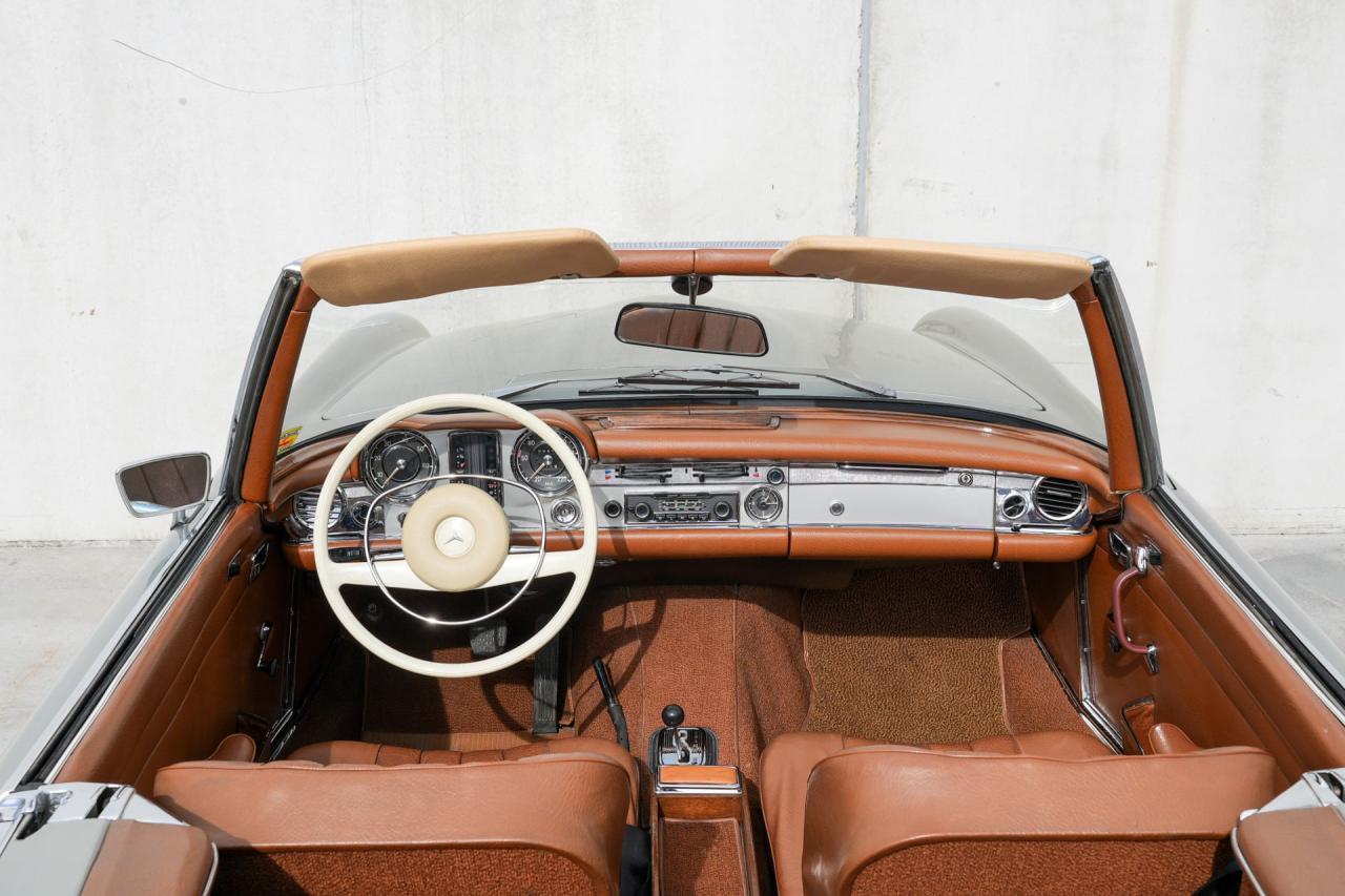 1971 Mercedes - Benz 280SL Pagoda