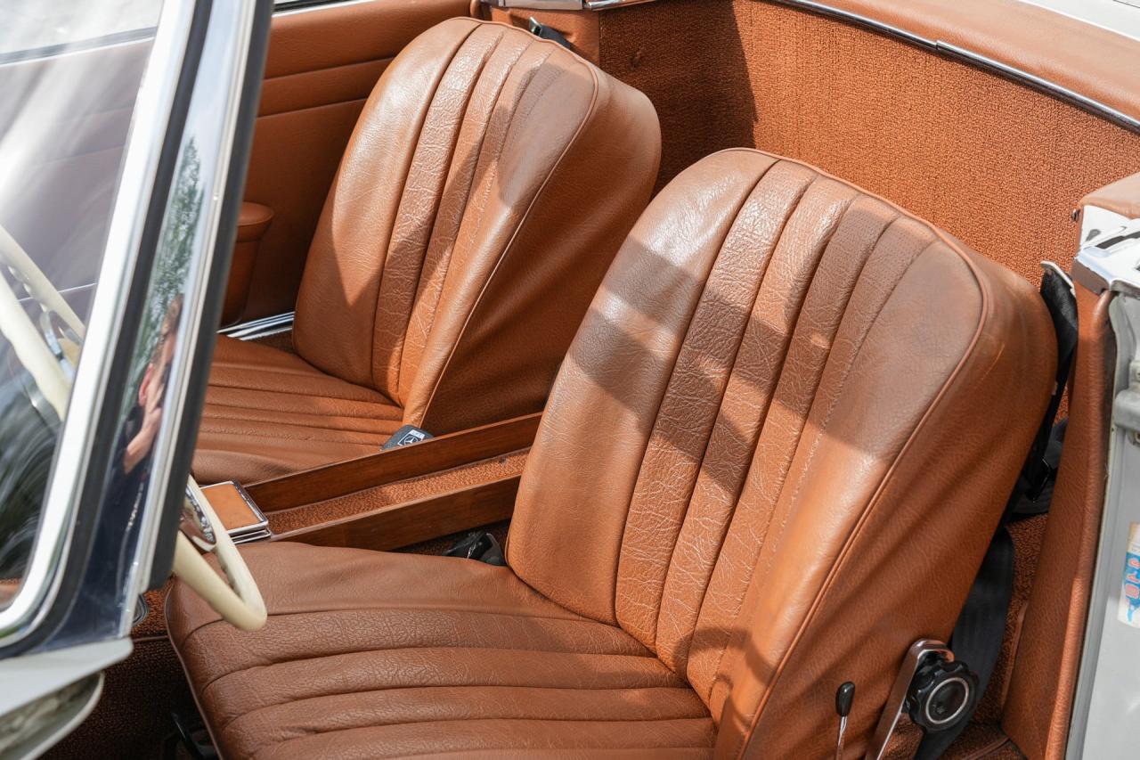 1971 Mercedes - Benz 280SL Pagoda