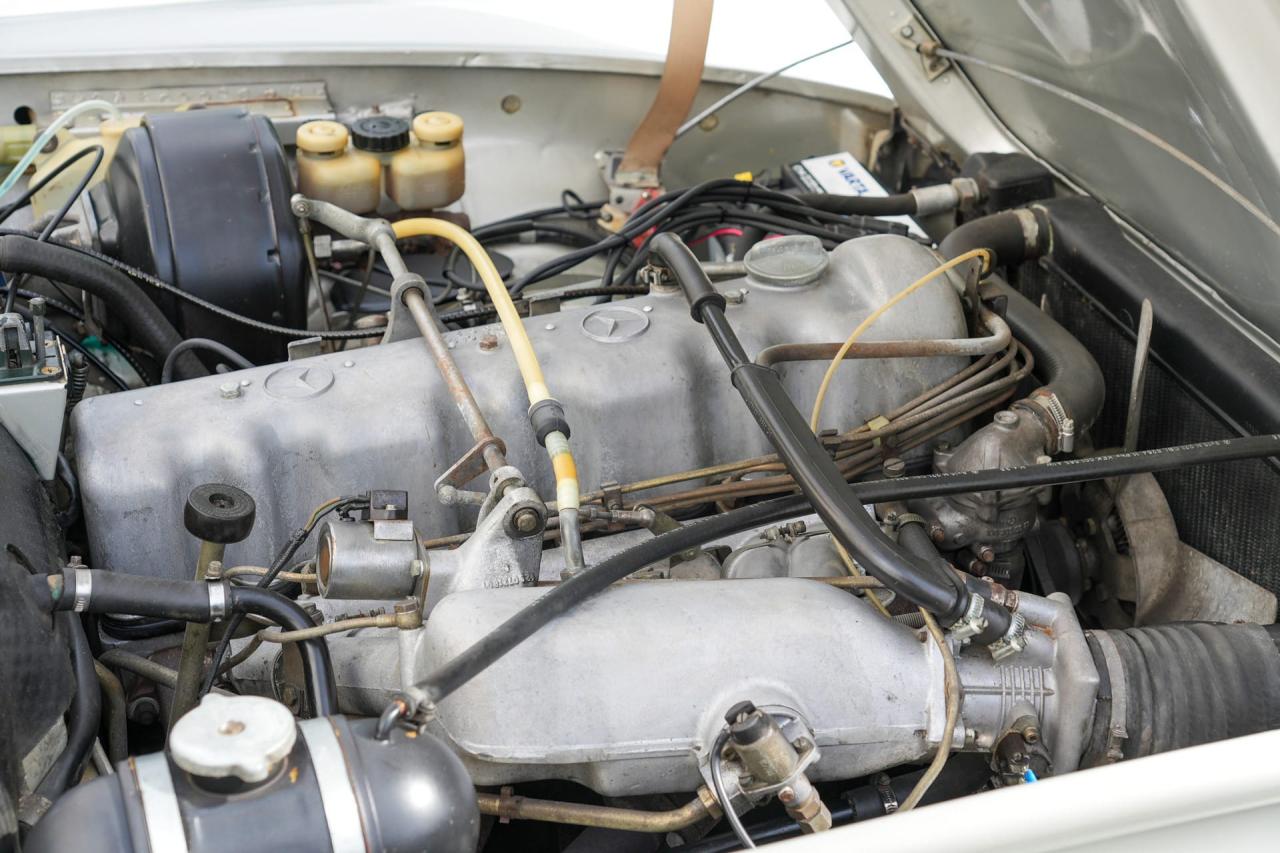 1971 Mercedes - Benz 280SL Pagoda