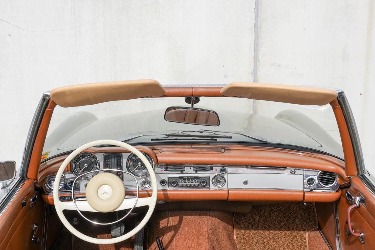 1971 Mercedes - Benz 280SL Pagoda