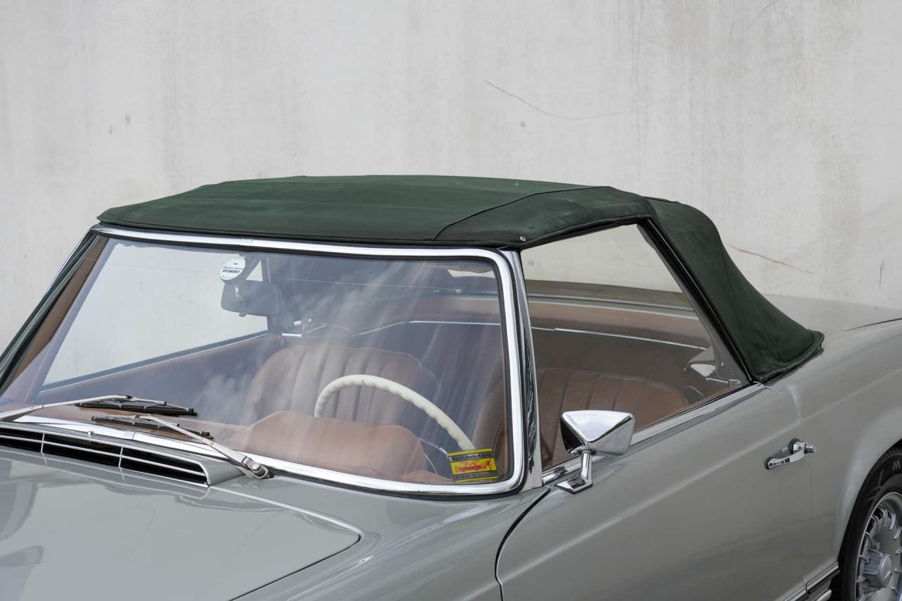 1971 Mercedes - Benz 280SL Pagoda