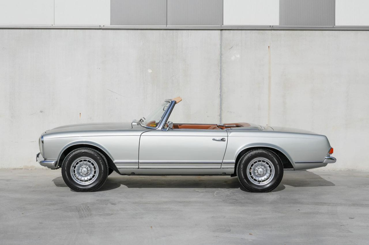 1971 Mercedes - Benz 280SL Pagoda