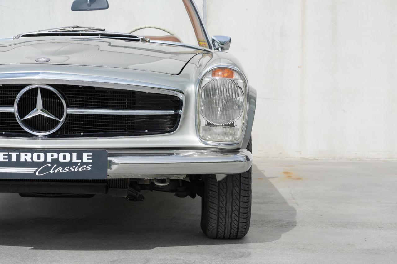 1971 Mercedes - Benz 280SL Pagoda