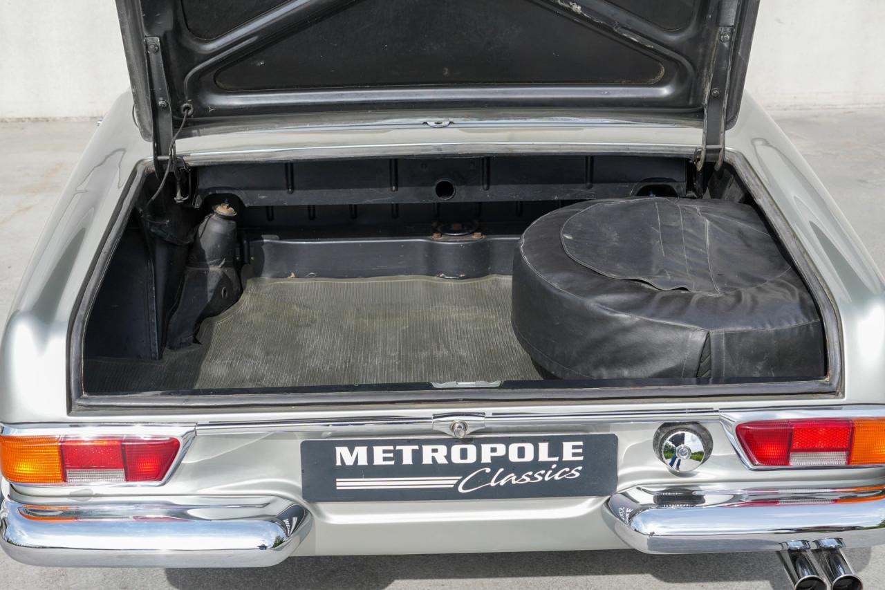 1971 Mercedes - Benz 280SL Pagoda