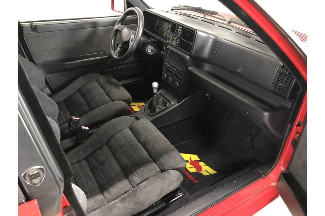 1992 Lancia Delta HF Integrals