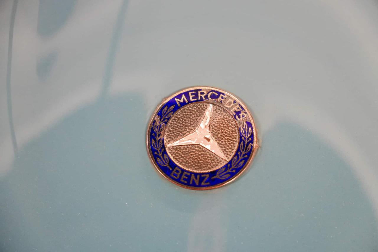 1960 Mercedes - Benz 190 SL