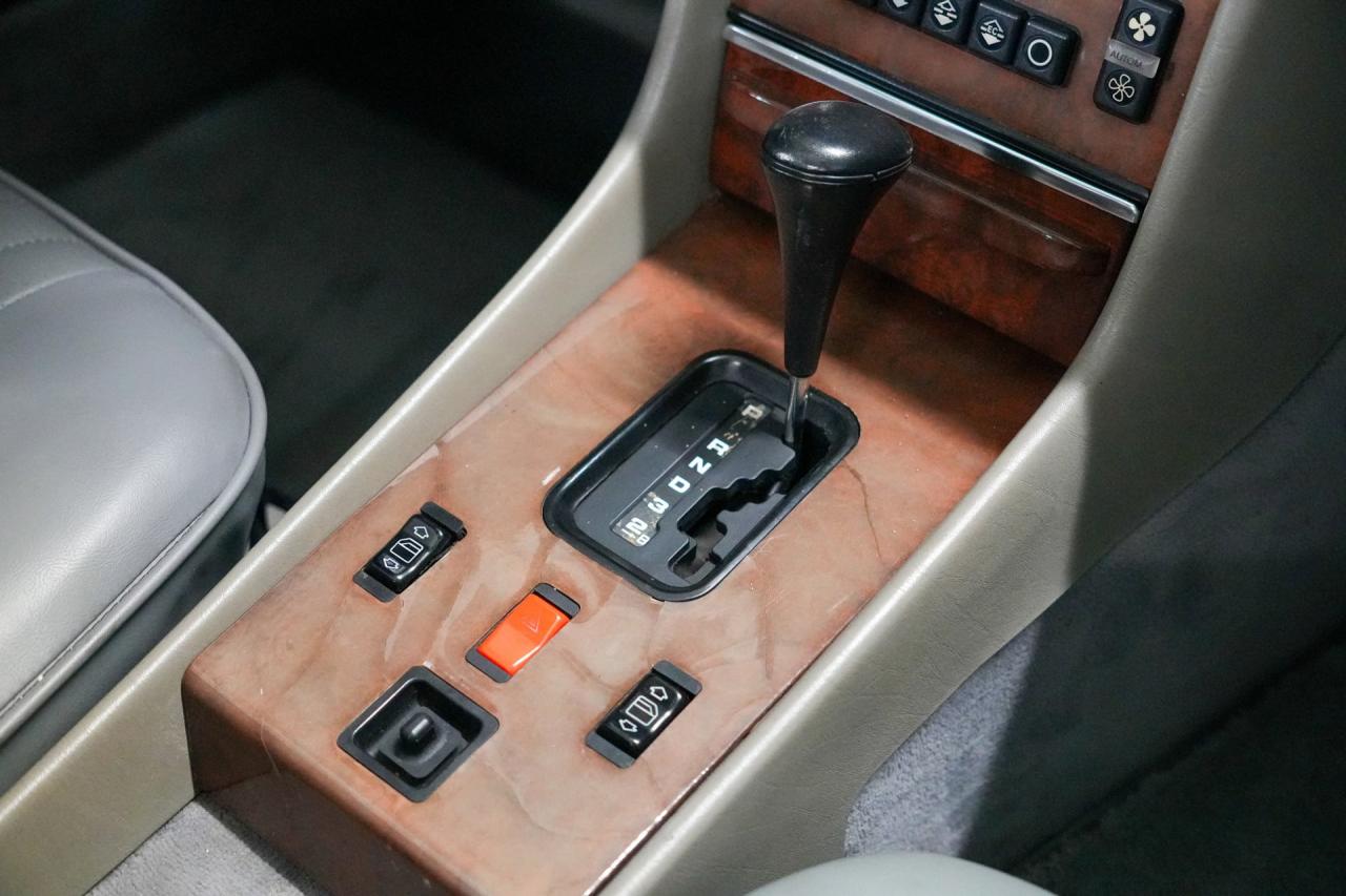 1988 Mercedes - Benz 560 SL