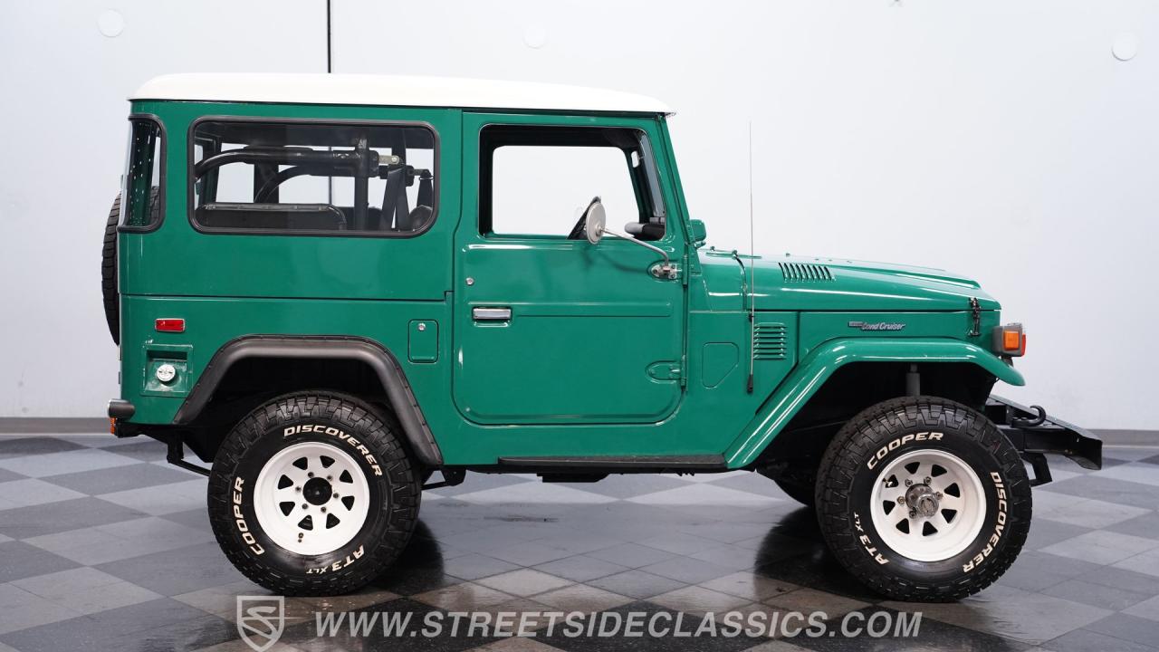 1976 Toyota FJ40 Land Cruiser