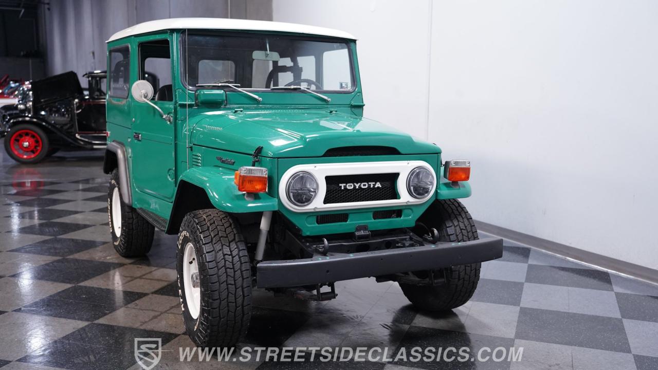 1976 Toyota FJ40 Land Cruiser