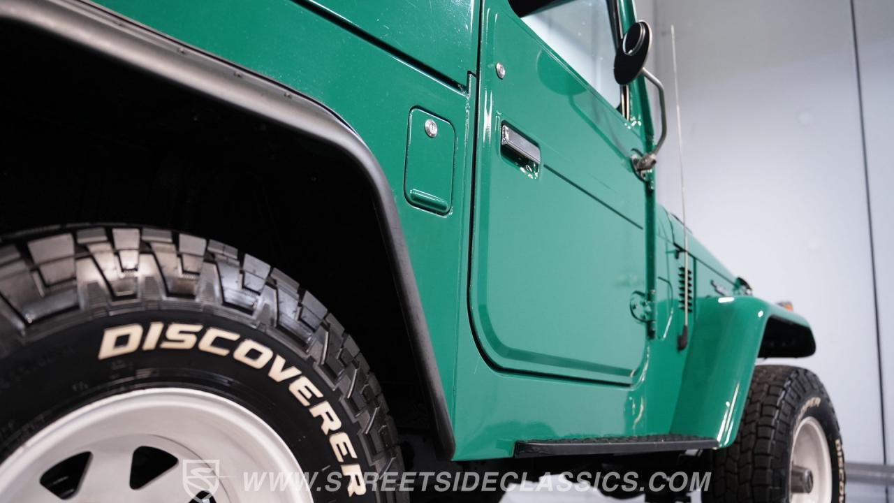 1976 Toyota FJ40 Land Cruiser