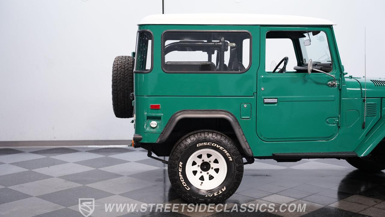 1976 Toyota FJ40 Land Cruiser
