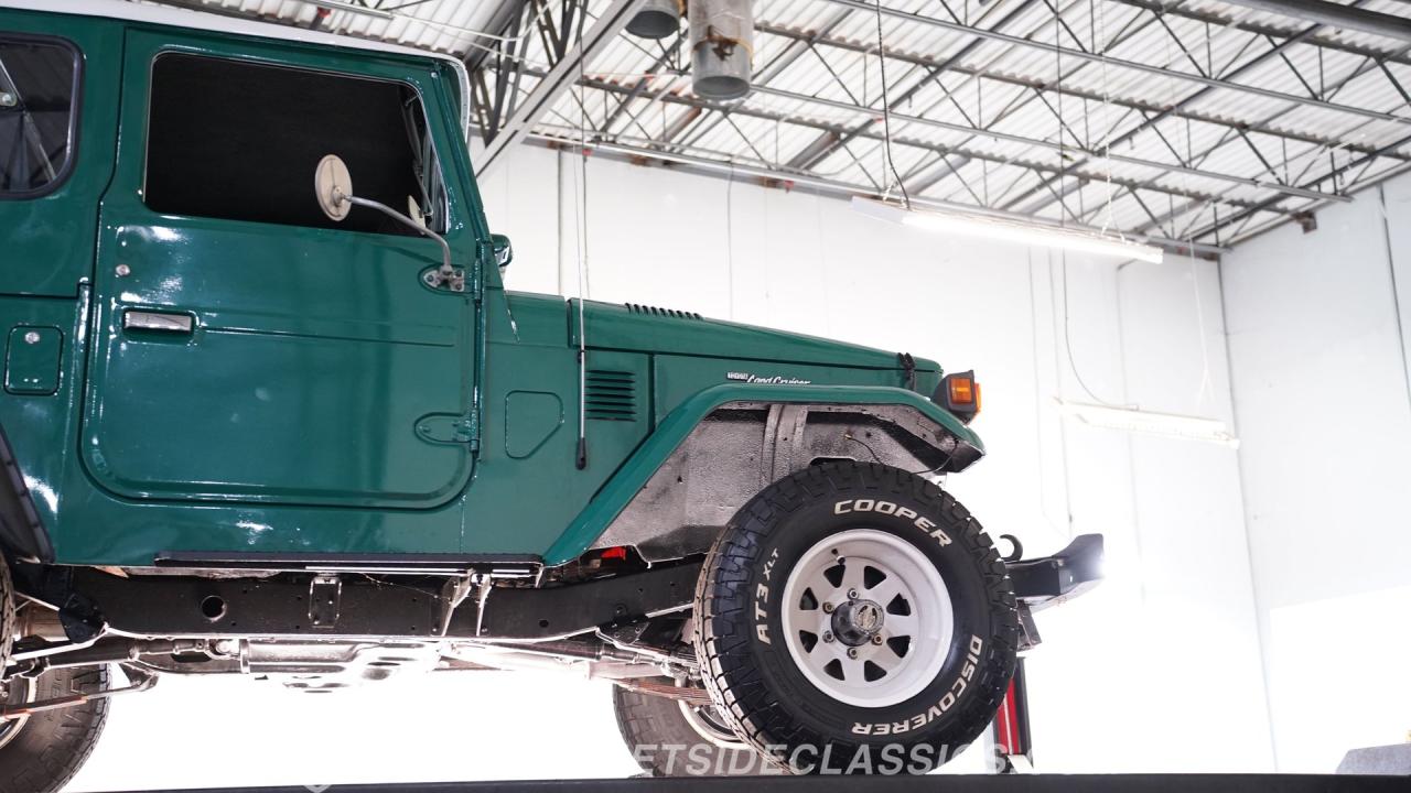 1976 Toyota FJ40 Land Cruiser