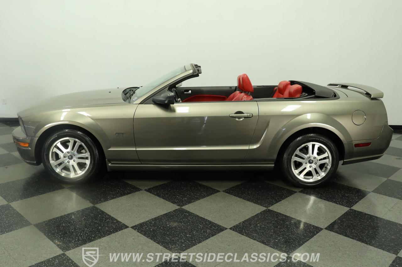 2005 Ford Mustang GT Convertible