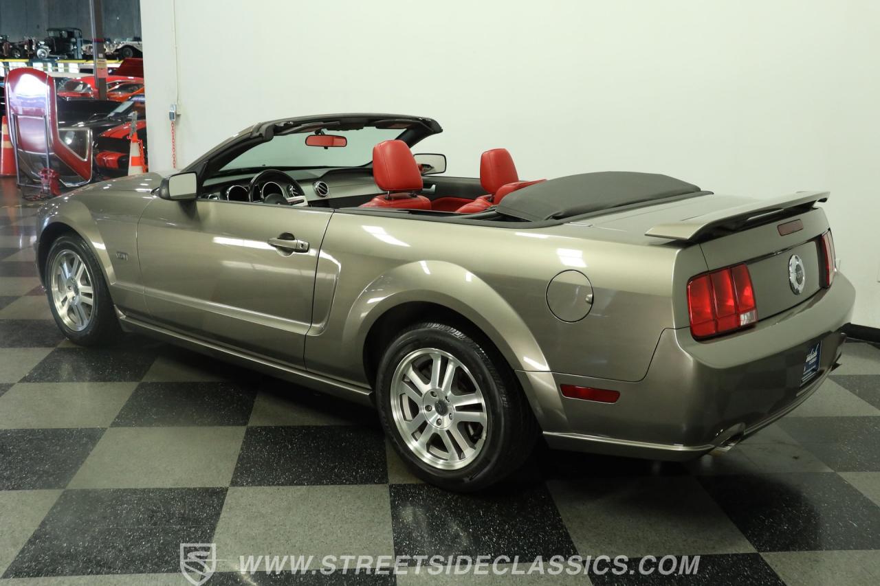 2005 Ford Mustang GT Convertible