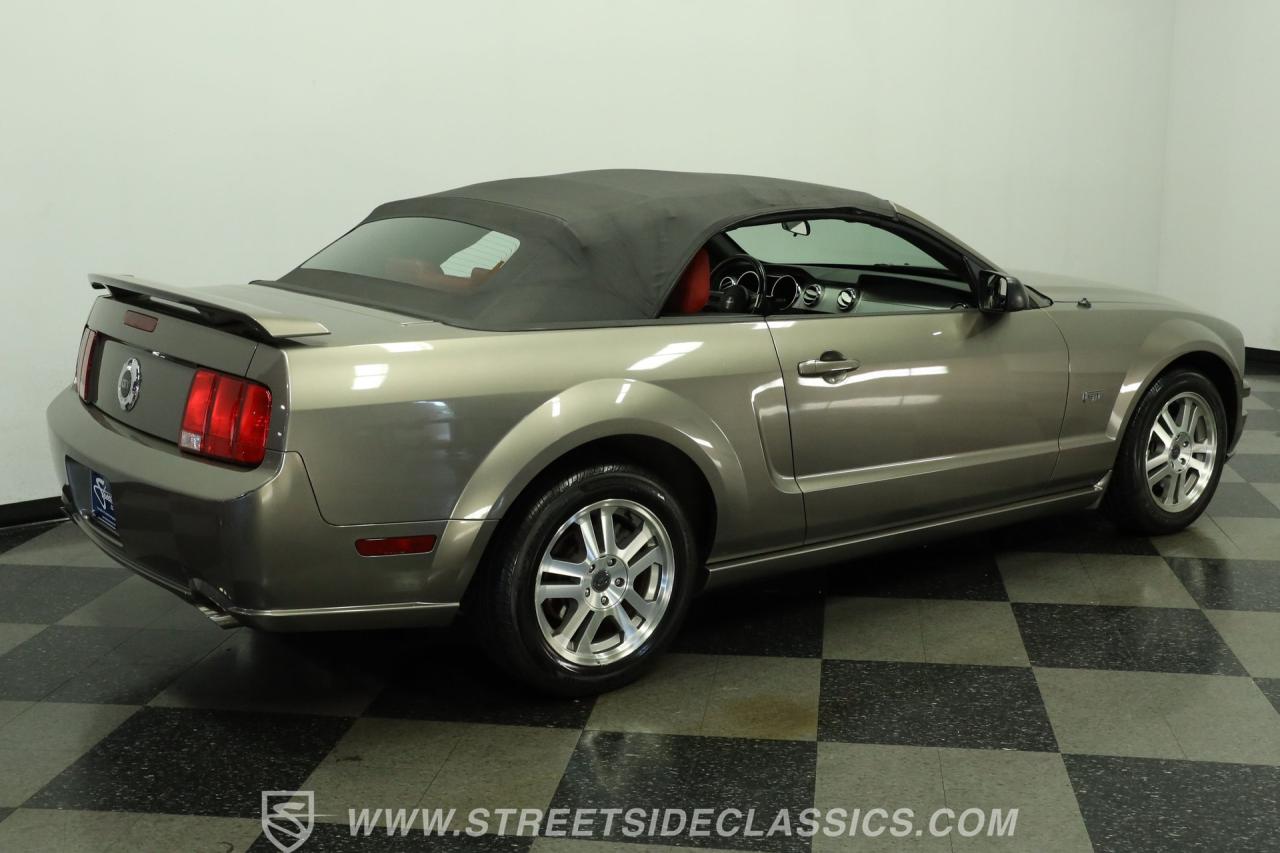 2005 Ford Mustang GT Convertible