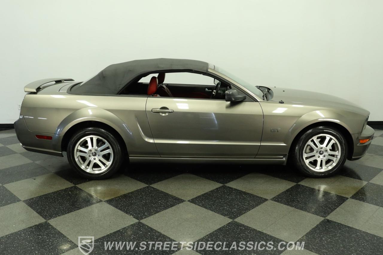 2005 Ford Mustang GT Convertible