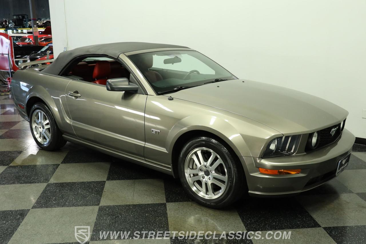 2005 Ford Mustang GT Convertible