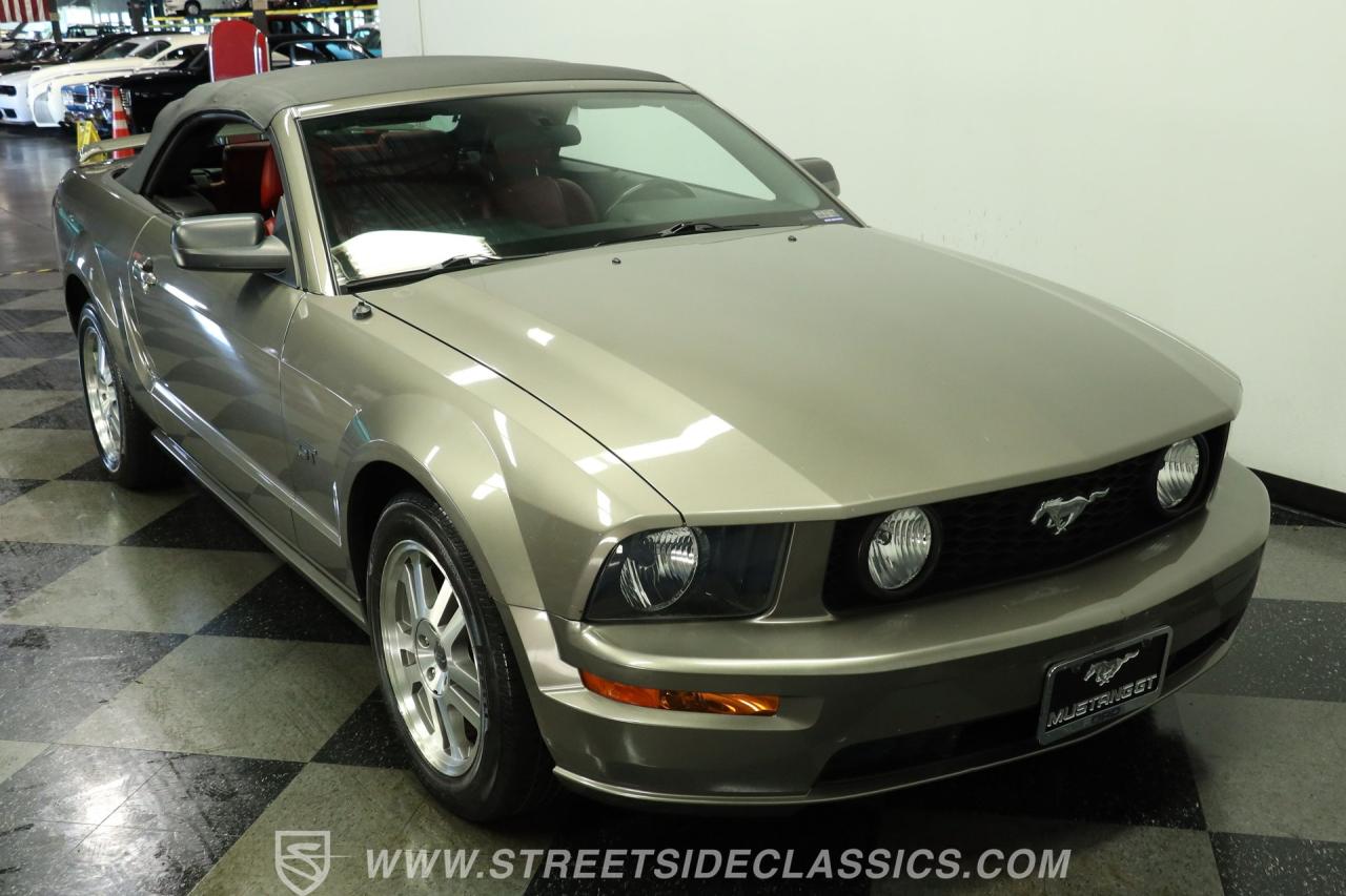 2005 Ford Mustang GT Convertible