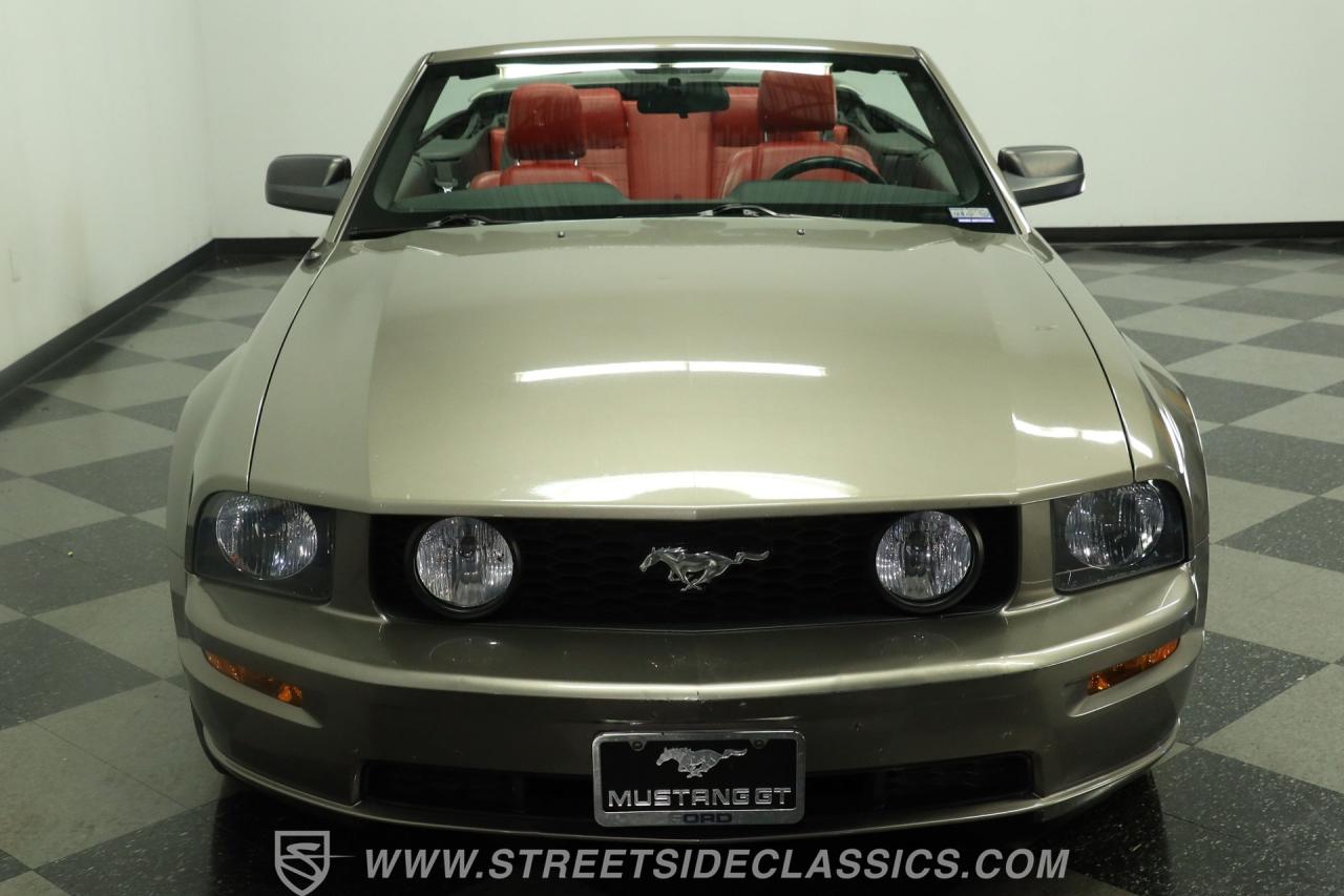 2005 Ford Mustang GT Convertible