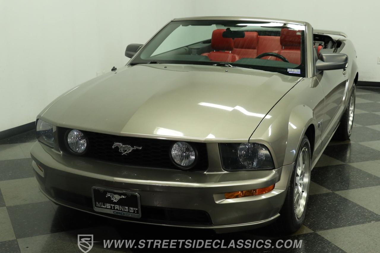 2005 Ford Mustang GT Convertible