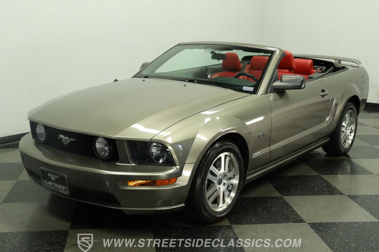 2005 Ford Mustang GT Convertible