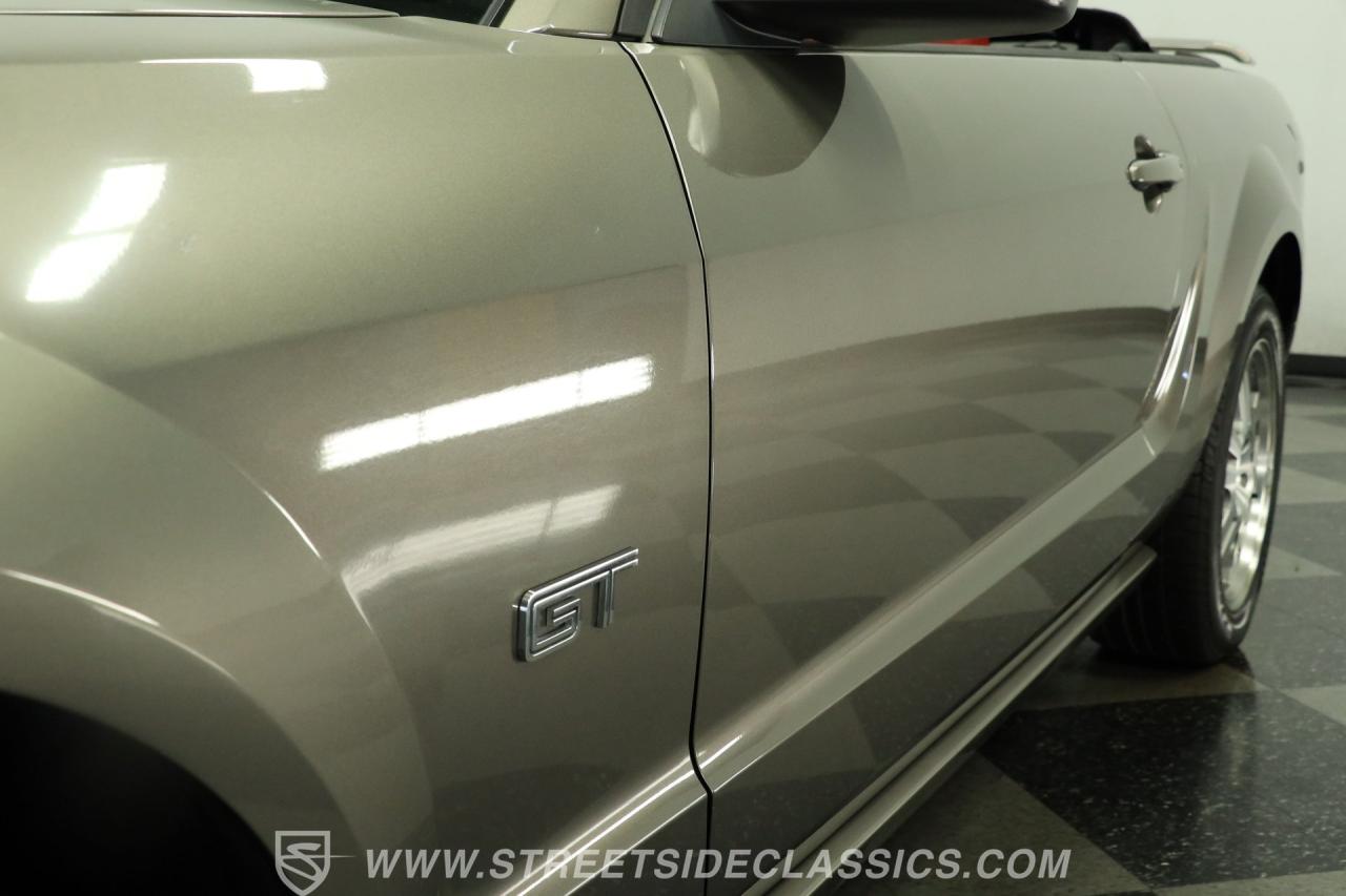 2005 Ford Mustang GT Convertible