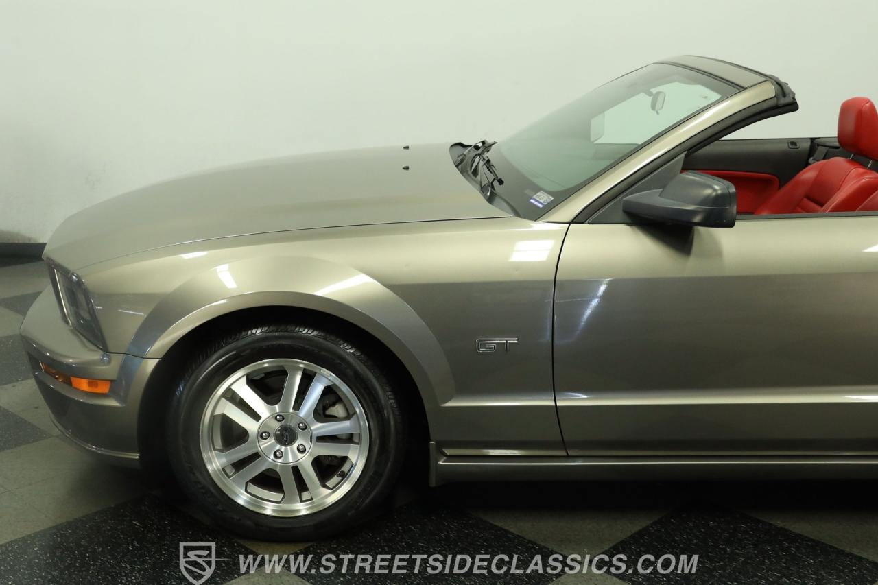 2005 Ford Mustang GT Convertible