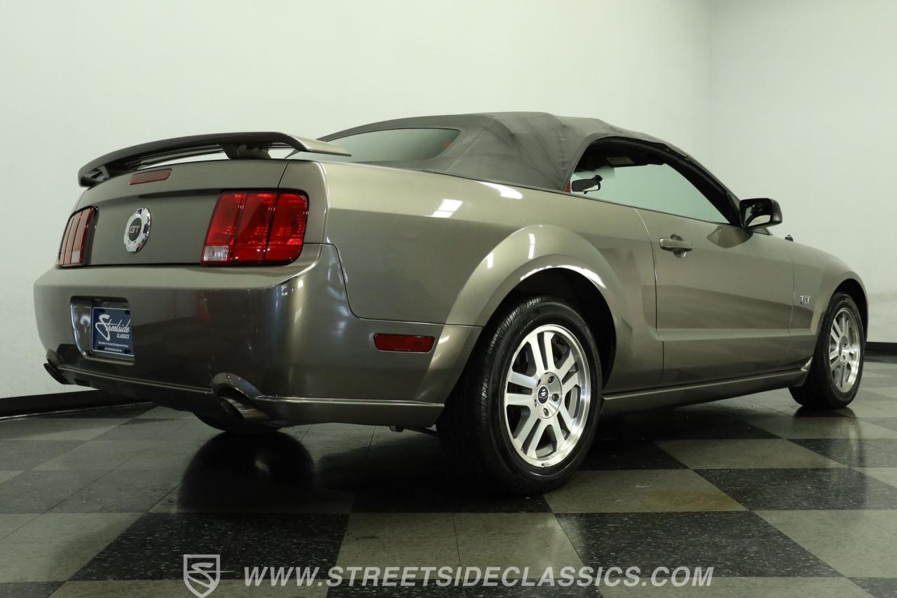 2005 Ford Mustang GT Convertible
