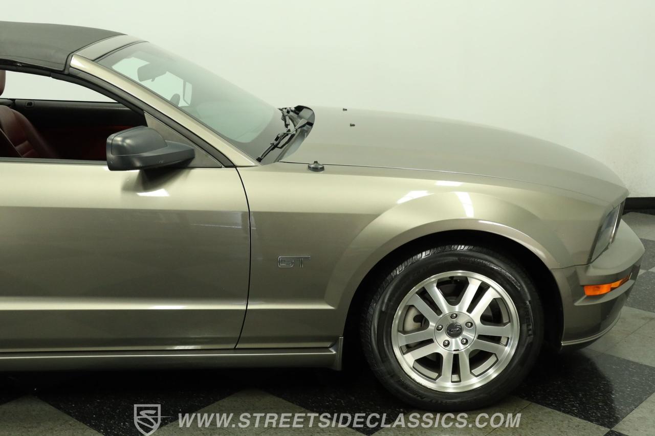 2005 Ford Mustang GT Convertible
