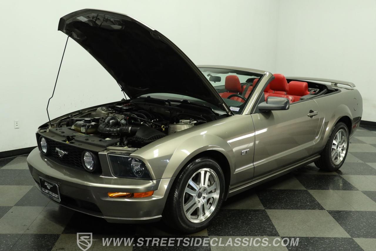 2005 Ford Mustang GT Convertible