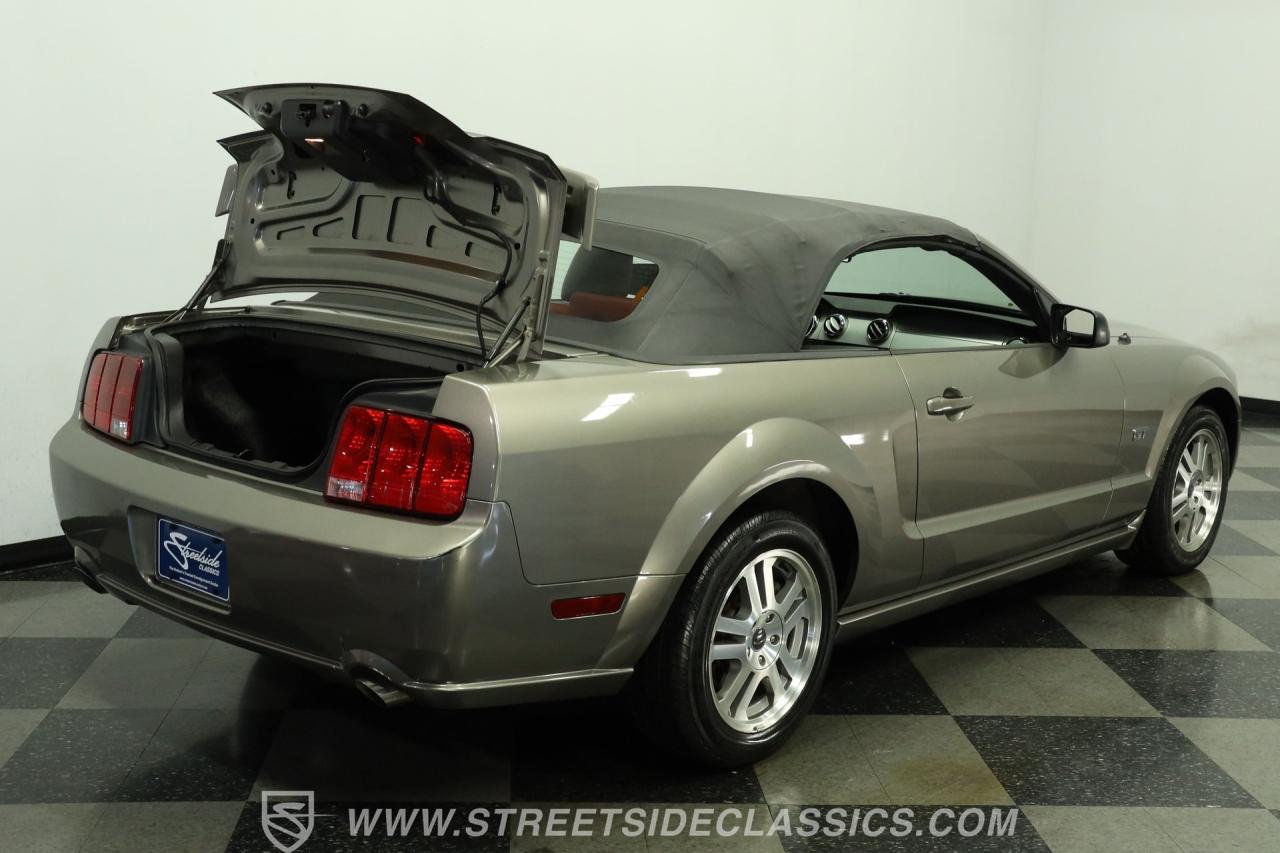2005 Ford Mustang GT Convertible